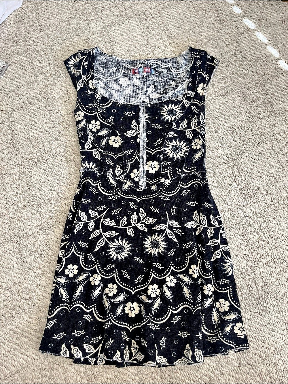 Urban Outfitters Floral Mini Dress in Black & White Size XS Like New